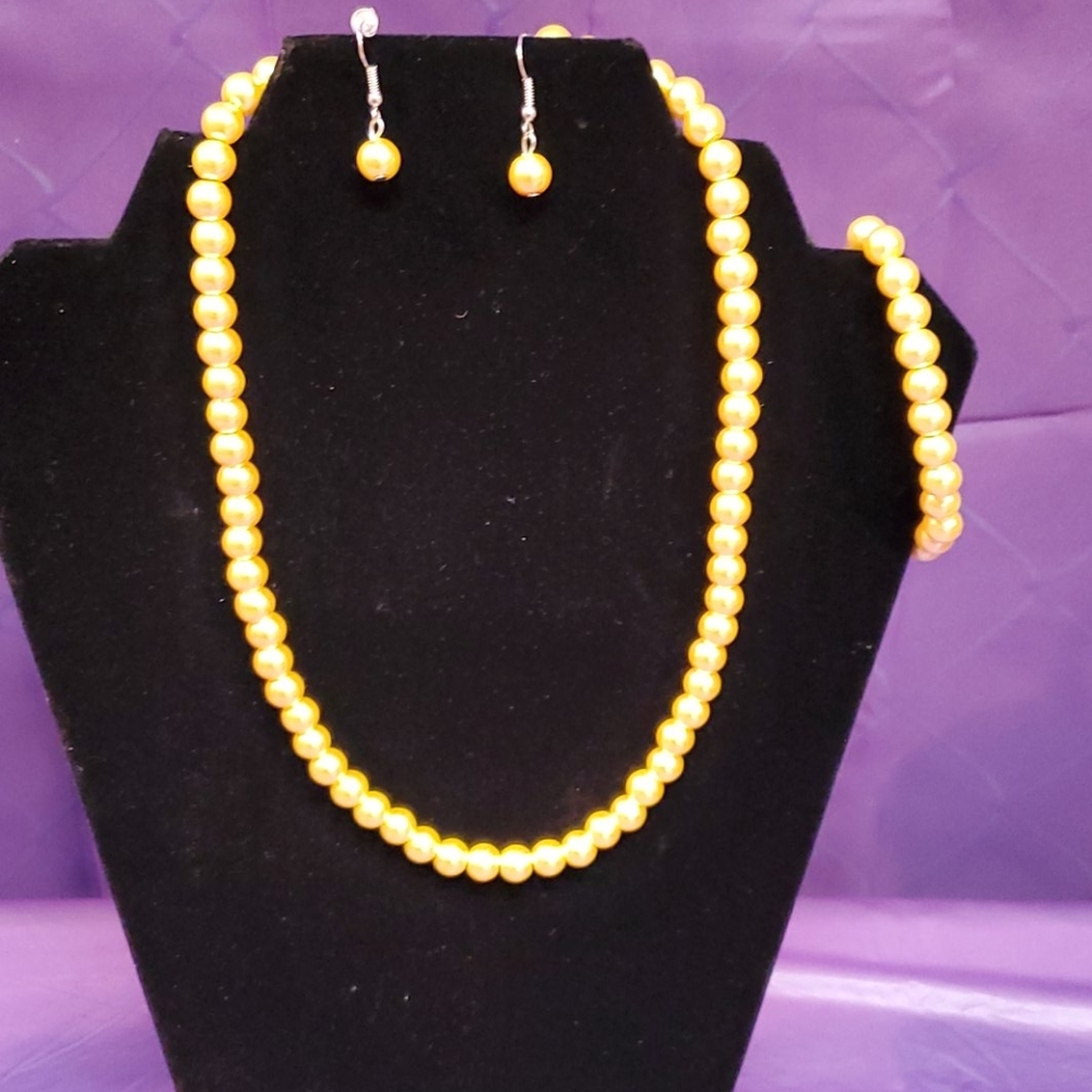 YELLOW GLASS PEARL SET